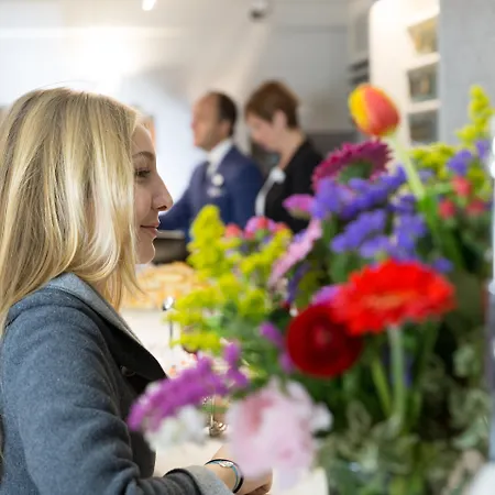 Helvetia Отель Генуя